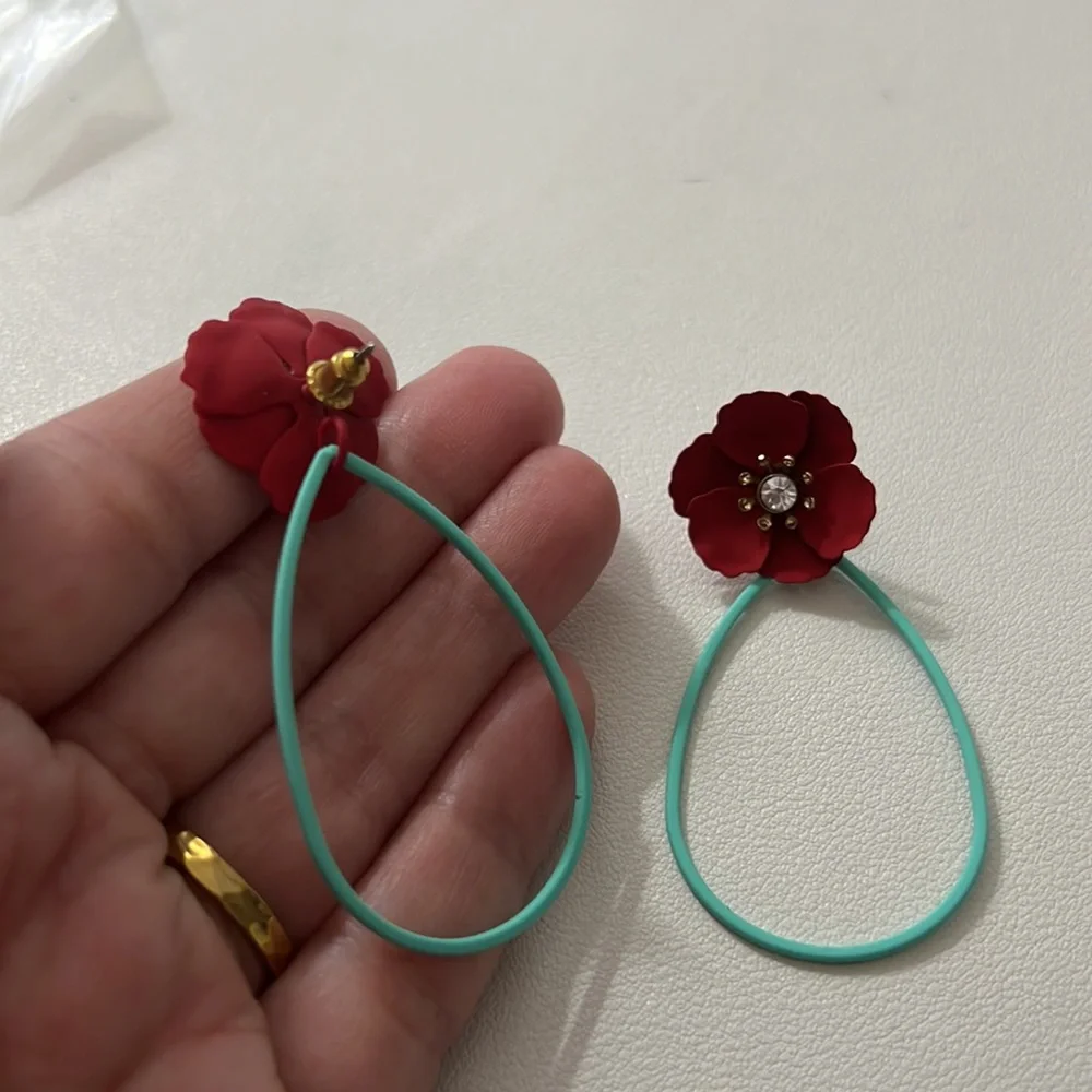 Dangle earrings - Picture 2 of 3